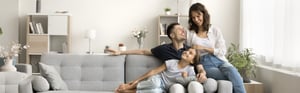 Happy Family in their house - Mort