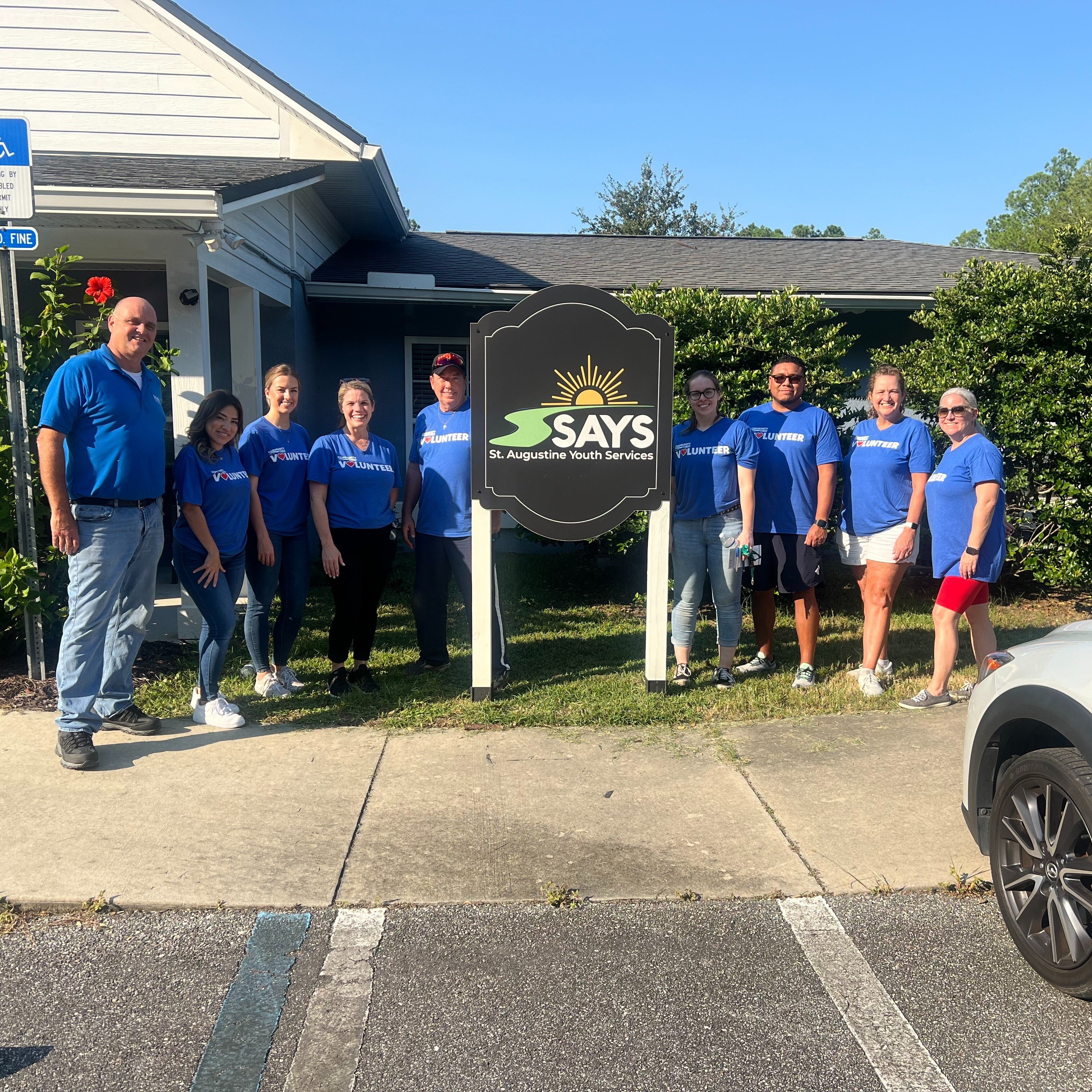 Community First employees volunteering.